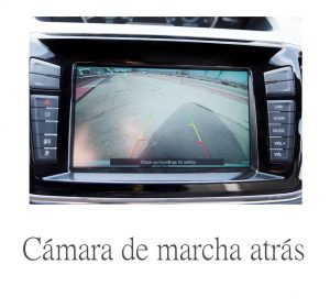 cámara de marcha atrás en furgoneta eléctrica pantalla con cámara de marcha atrás en una furgoneta eléctrica